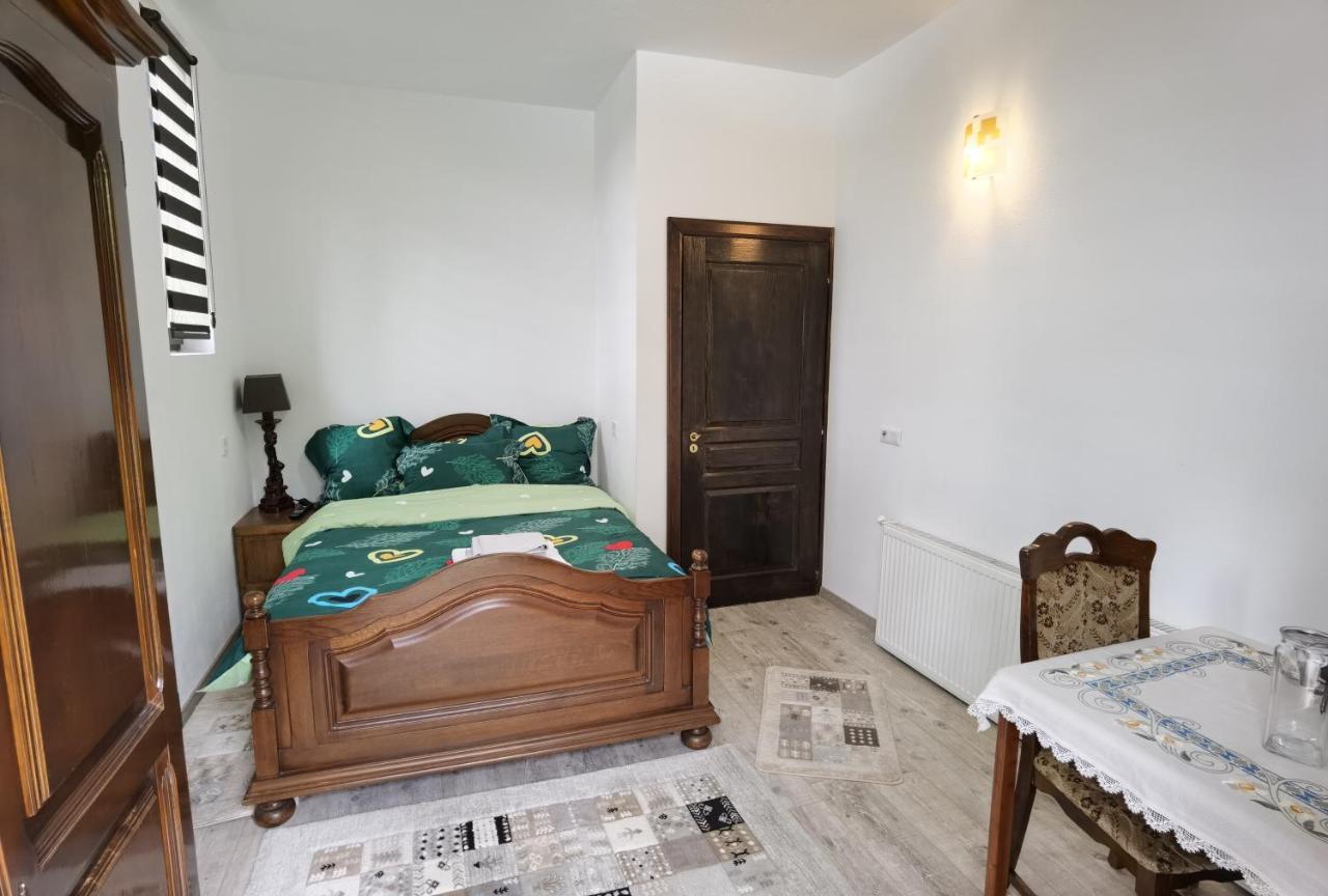 فندق Conacul Caterinei بولوفراغي المظهر الخارجي الصورة